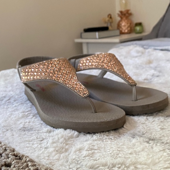 Skechers Yoga Foam Sandals with Rhinestone Detail - Picture 3 of 7